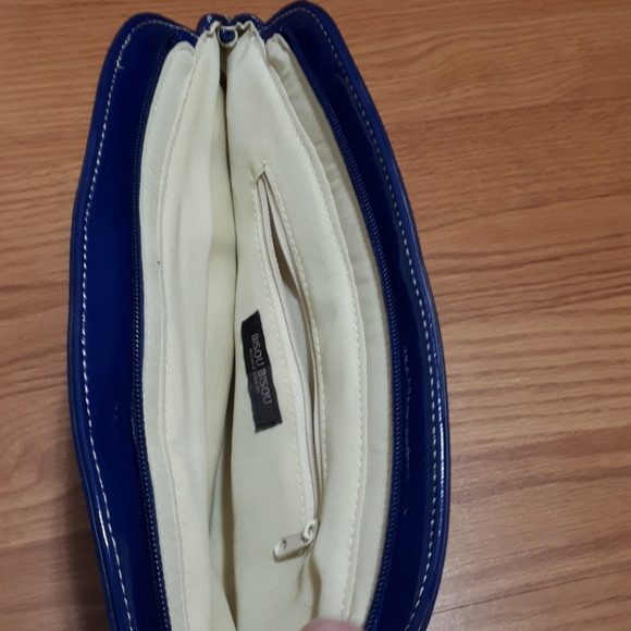 Metallic blue clutch - Picture 3 of 5